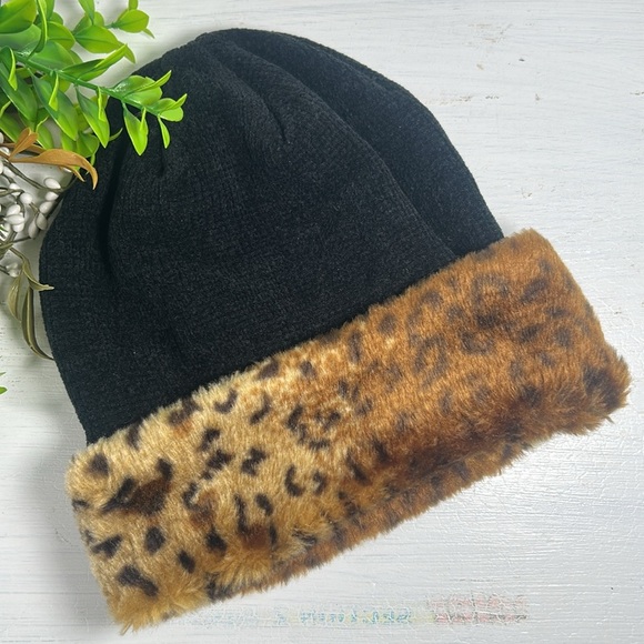 NWOT Black Beanie Leopard Print Faux Fur Trim Stretch Hat Animal Print Faux Fur - Picture 7 of 9